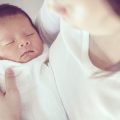 छह महीने तक केवल माँ का दूध: भारतीय माँओं के अनुभव और सलाह