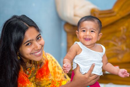 भारतीय परंपरा में नवजात शिशु के लिए तावीज़ और सुरक्षा संकेत