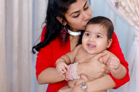 Best Baby Oils for Soft & Beautiful Hair in India: Top Choices for Indian Moms