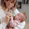 Simple & Effective Ways to Wean Your Baby Off Bottle Feeding in India