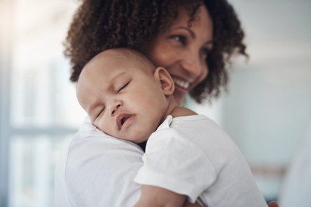 Common Mistakes Indian Mothers Make While Holding Babies & Their Solutions